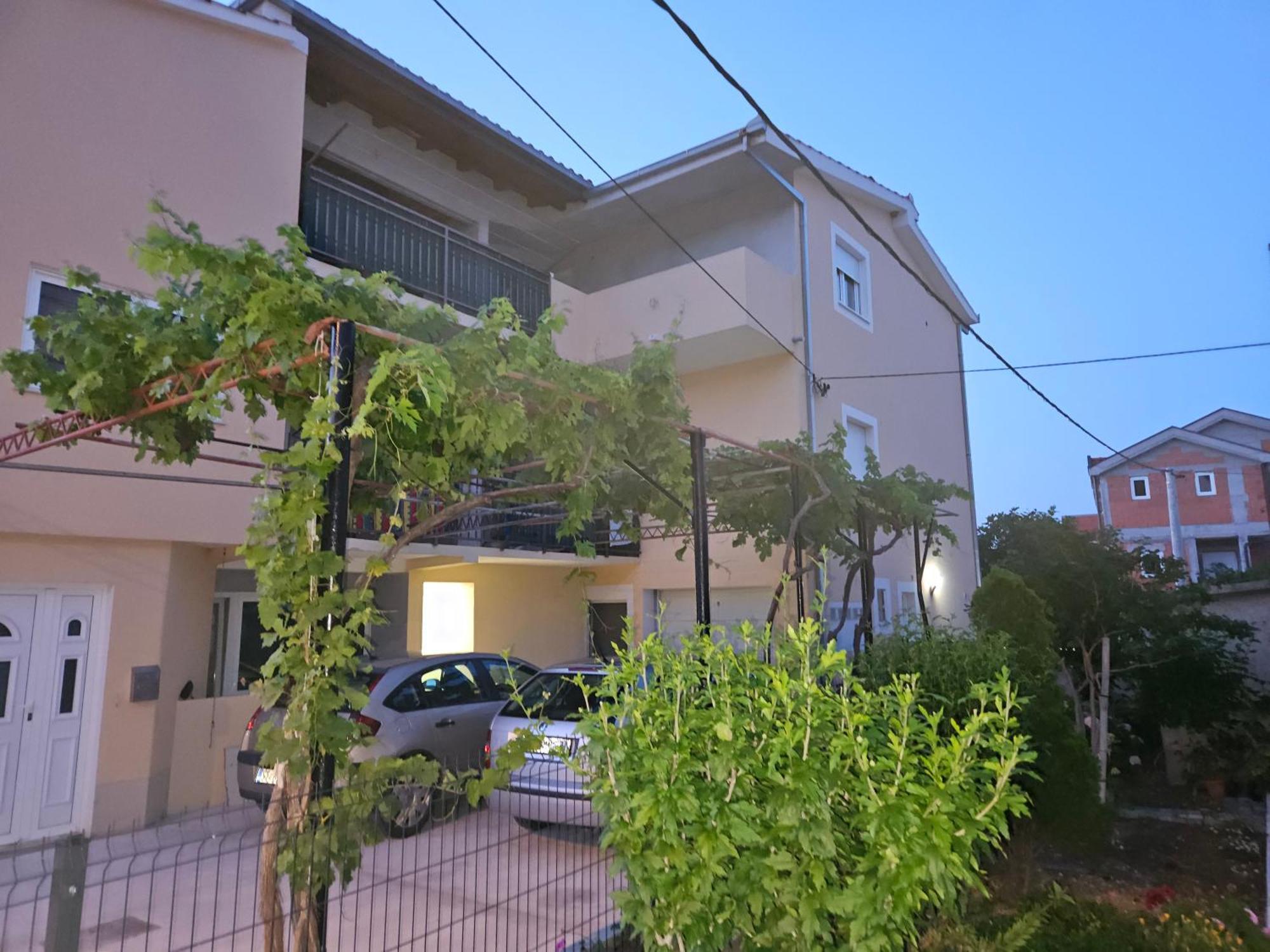 Apartment Blanca With Jacuzzi,Terase And Private Parking Kastela Exterior photo