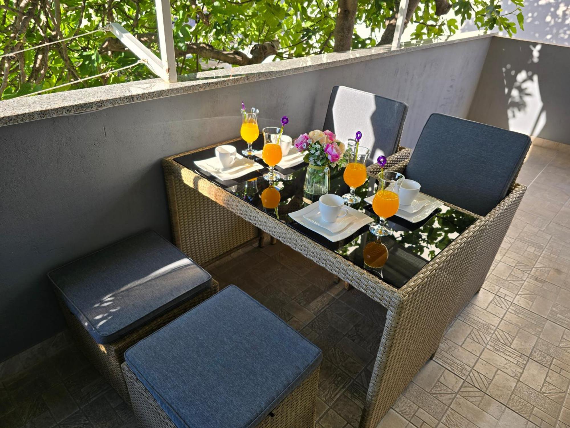 Apartment Blanca With Jacuzzi,Terase And Private Parking Kastela Exterior photo