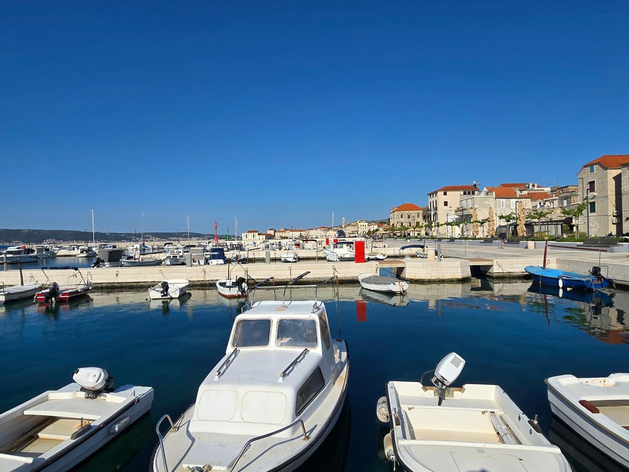 Apartment Blanca With Jacuzzi,Terase And Private Parking Kastela Exterior photo