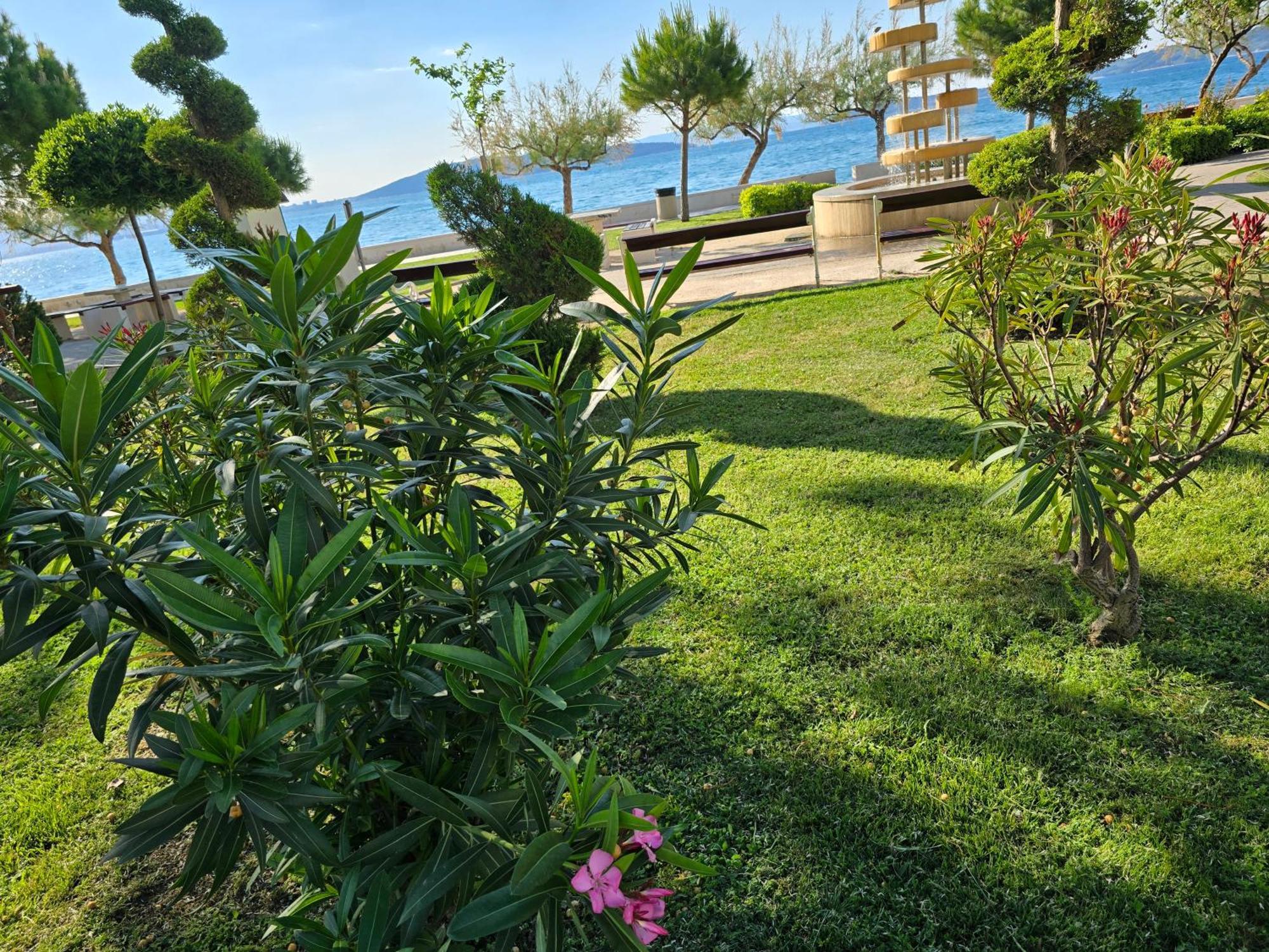 Apartment Blanca With Jacuzzi,Terase And Private Parking Kastela Exterior photo