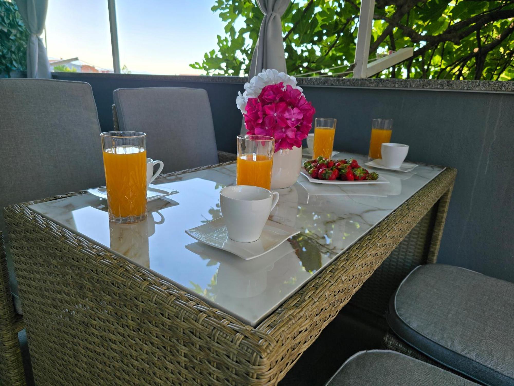 Apartment Blanca With Jacuzzi,Terase And Private Parking Kastela Exterior photo