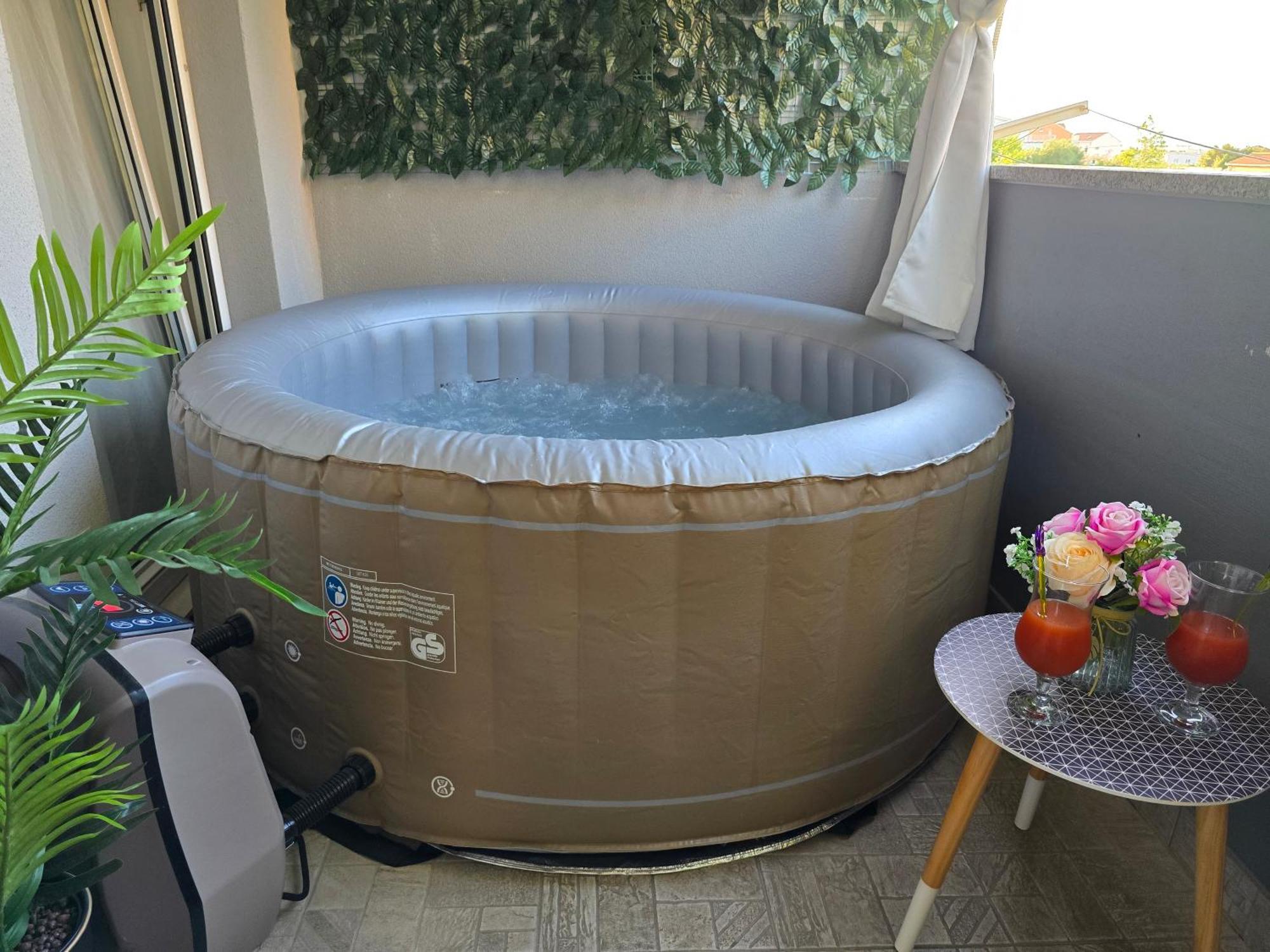 Apartment Blanca With Jacuzzi,Terase And Private Parking Kastela Exterior photo